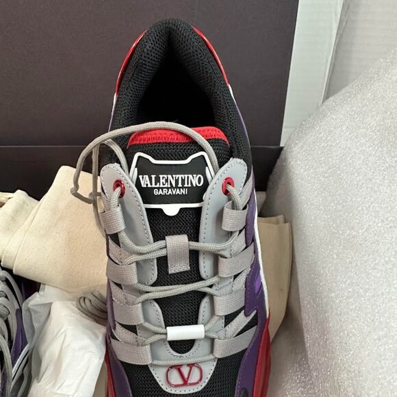 Valentino Garavani Sneakers Limited Edition - Picture 9 of 13